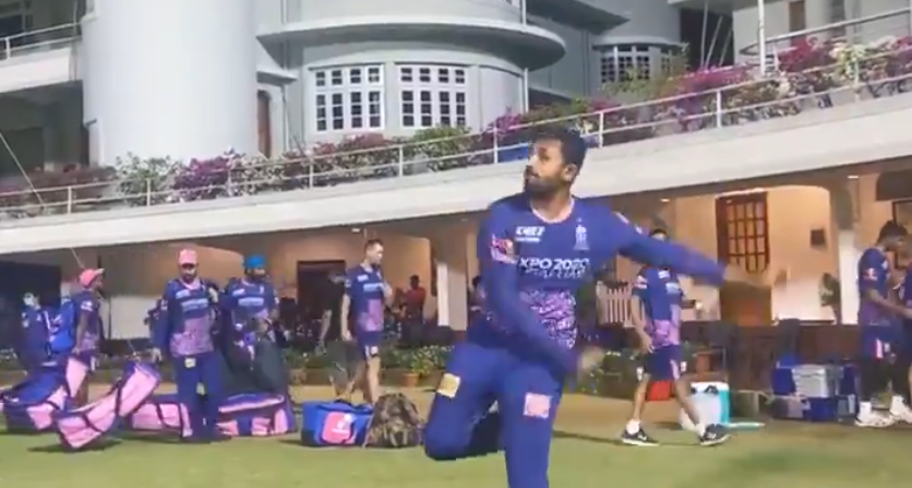 શ્રેયસ ગોપાલે બુમરાહ, અશ્વિન અને ભજ્જીની બોલિંગ એક્શનની નકલ કરી, જુવો