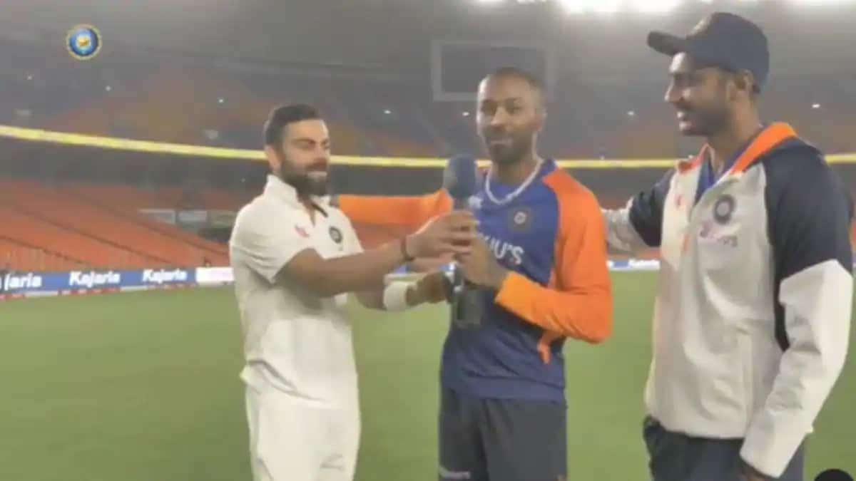 જુઓ વીડિયો: જ્યારે કોહલીએ અક્ષરને કહ્યું, ‘બાપુ તારી બોલિંગ કમાલની હતી’