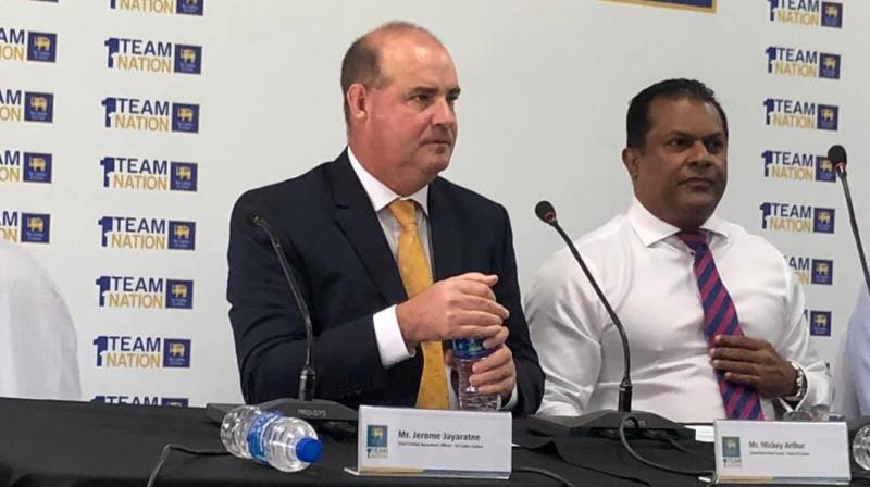 મુખ્ય કોચ મિકી આર્થર અને શ્રીલંકન ઓપનરનો કોવિડ-19નો રિપોર્ટ આવ્યો પોઝિટિવ