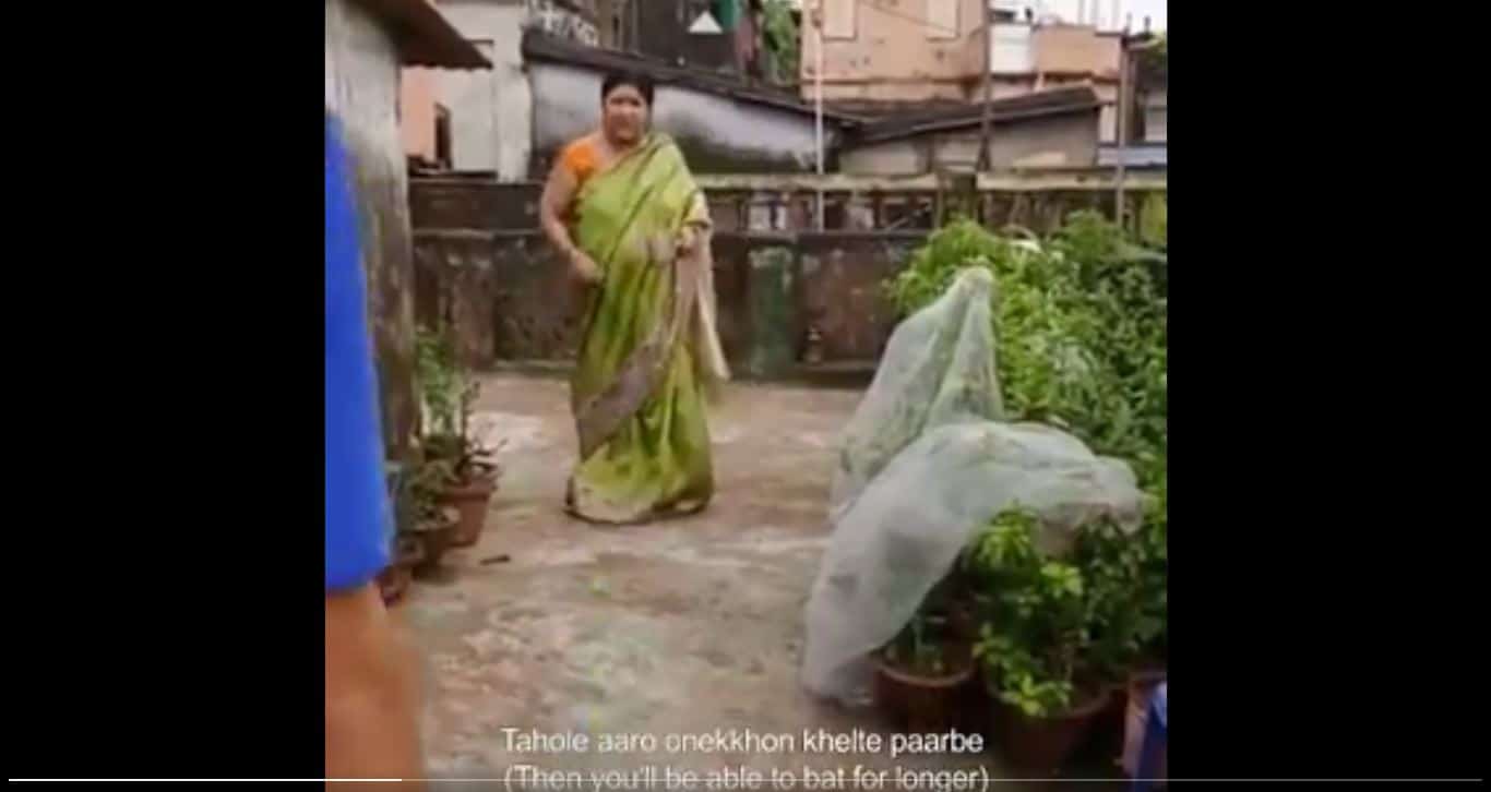 વિડિયો: ઉમર એક નંબર છે! જુવો 58 વર્ષીય મહિલાનો ક્રિકેટ પ્રત્યેનો પ્રેમ