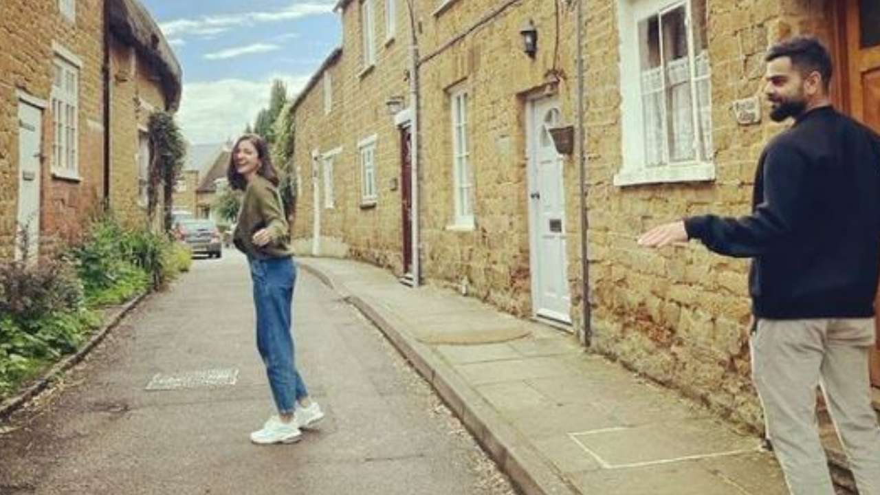 વિરાટ અને અનુષ્કા ઇંગ્લેન્ડની ગલીઓમાં આવી રીતે રાજાઓ માની રહ્યા છે, જુવો