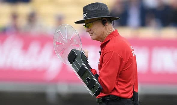 ઓસ્ટ્રેલિયન અમ્પાયર બ્રુસ ઓક્સનફર્ડે આંતરરાષ્ટ્રીય ક્રિકેટને અલવિદા કહ્યું